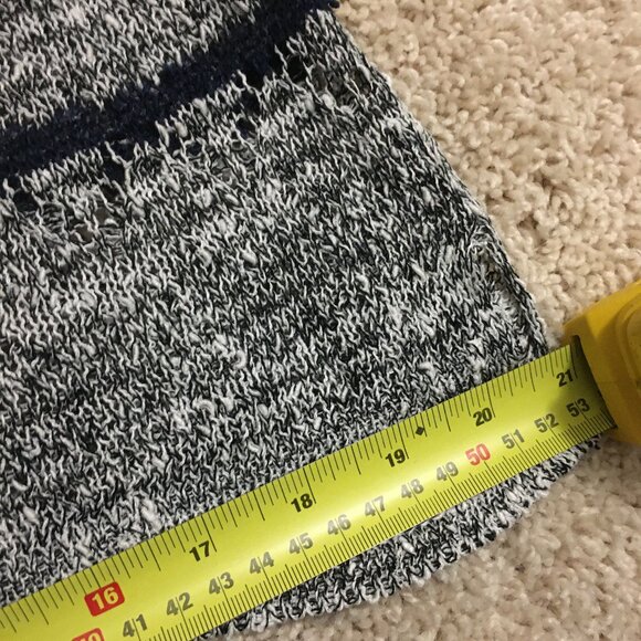 le chateau Grey, Navy and Pink Crochet Tunic Length Slip Over Top - Picture 9 of 11